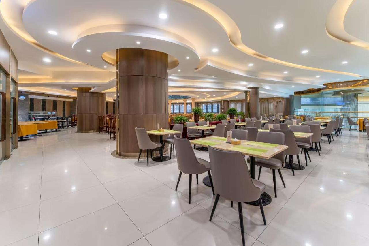 Jinan Yuquan Simpson Hotel Экстерьер фото
