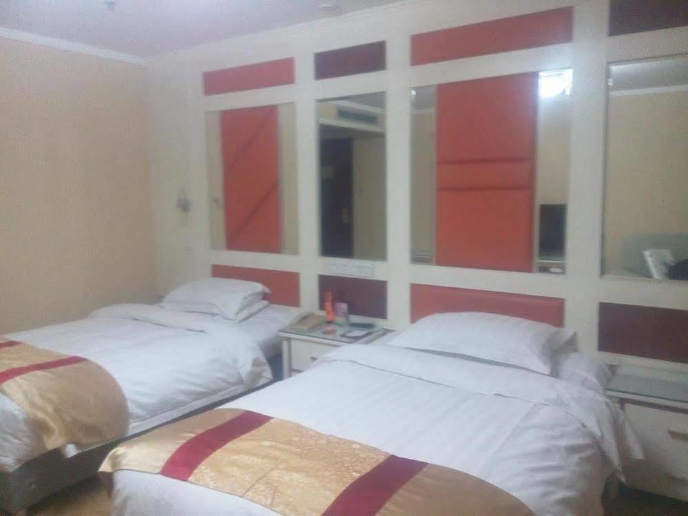 Jinan Yuquan Simpson Hotel Экстерьер фото